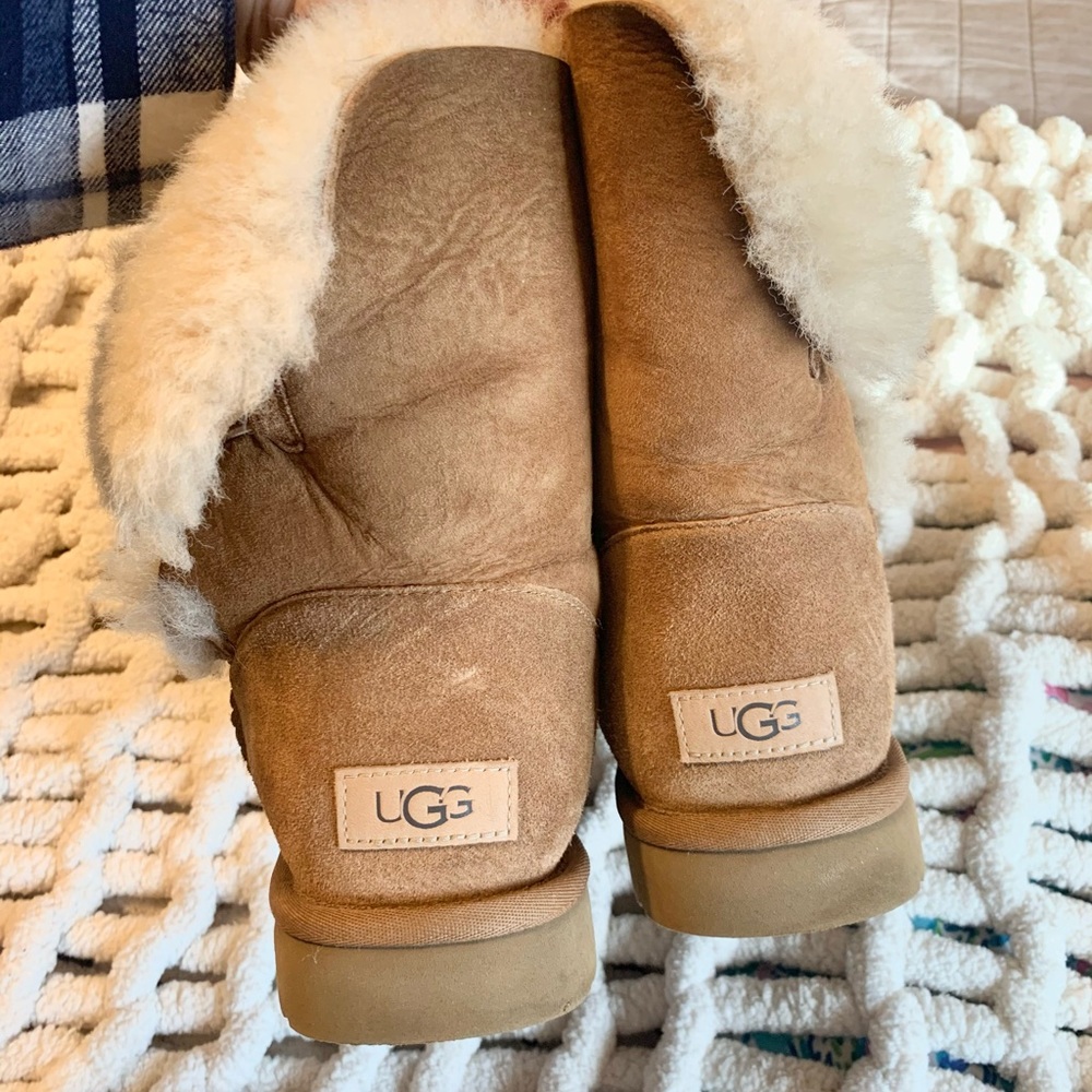 UGG Australia Bailey Button Short Chestnut - Picture 7 of 8